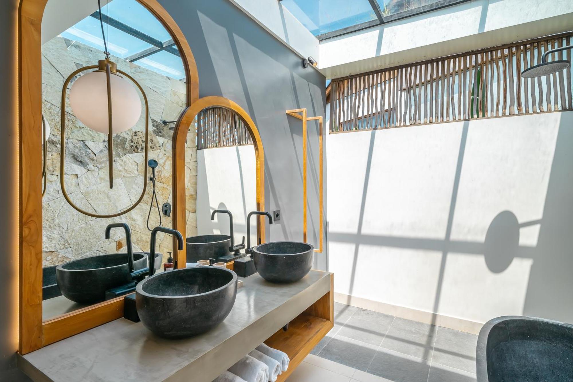 Villa Arunika - Stylish Tropical 2Br Villa Close To Nyanyi Beach! Selemadeg Buitenkant foto